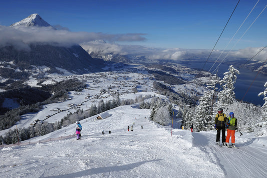 Skifahren / Skiing