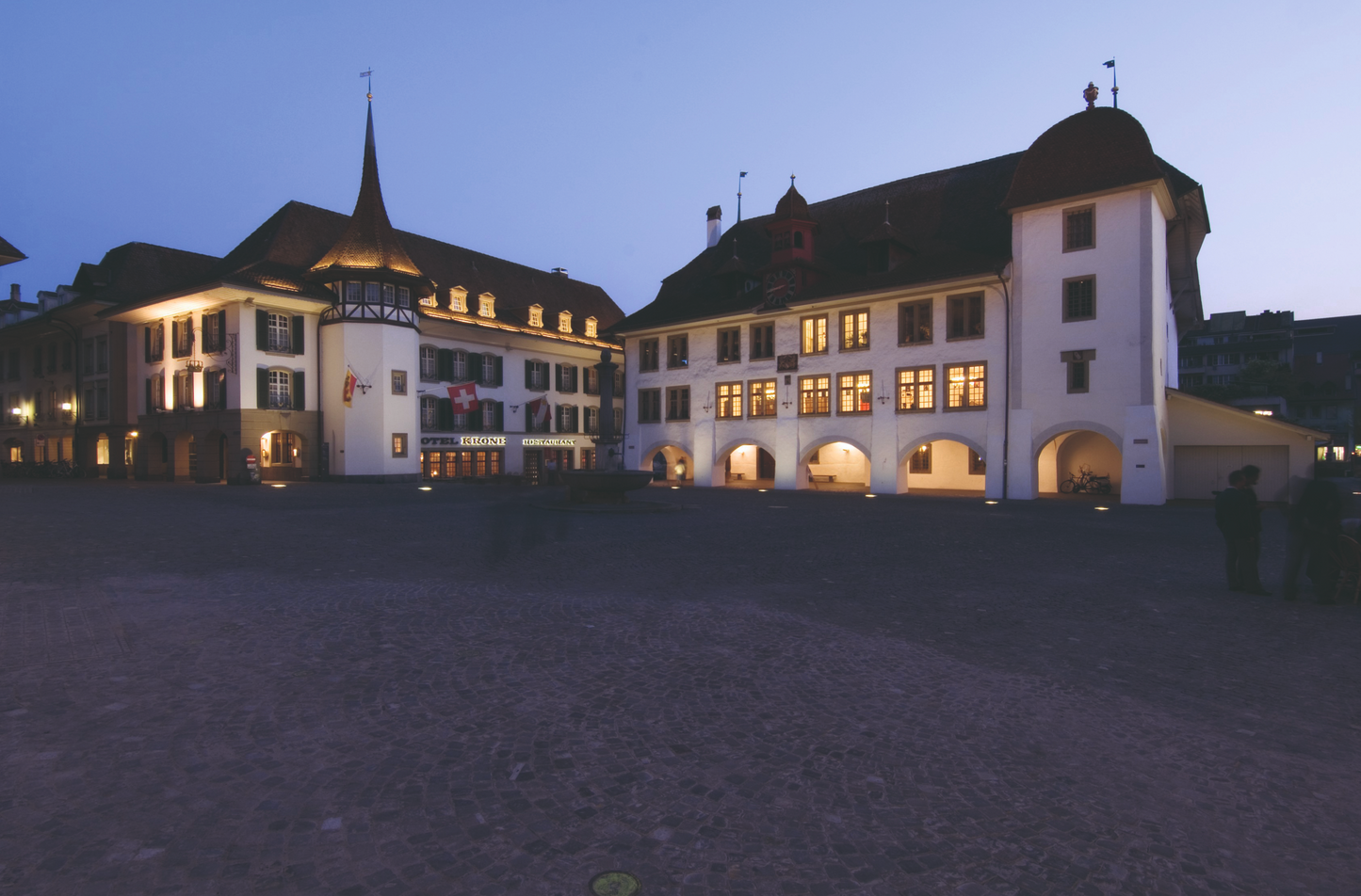 RATHAUSPLATZ / TOWN HALL SQUARE