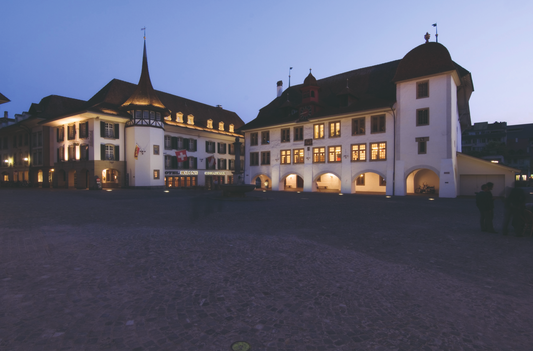 RATHAUSPLATZ / TOWN HALL SQUARE