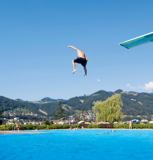 BÄDER THUN / SWIMMING POOLS IN THUN