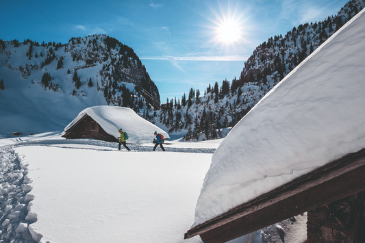 SCHNEE- UND SCHLITTSCHUHLAUFEN
