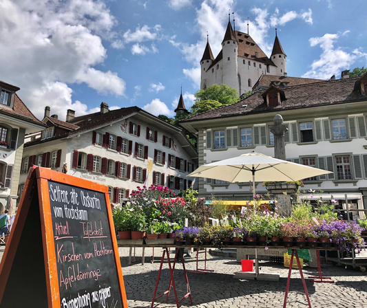 FRISCHPRODUKTEMARKT / FARMER’S MARKET