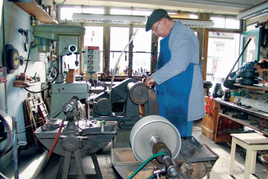 SCHODER MESSERSCHMIEDE